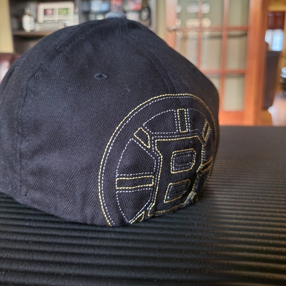 Boston Bruins Hat - Picture 2 of 2